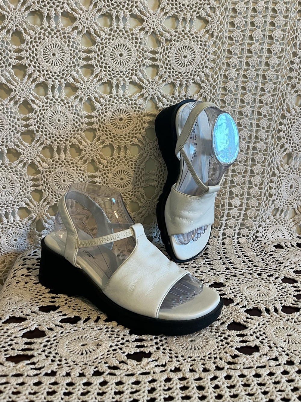 White bare traps 7.5 vintage leather chunky platform wedge sandals preppy ankle